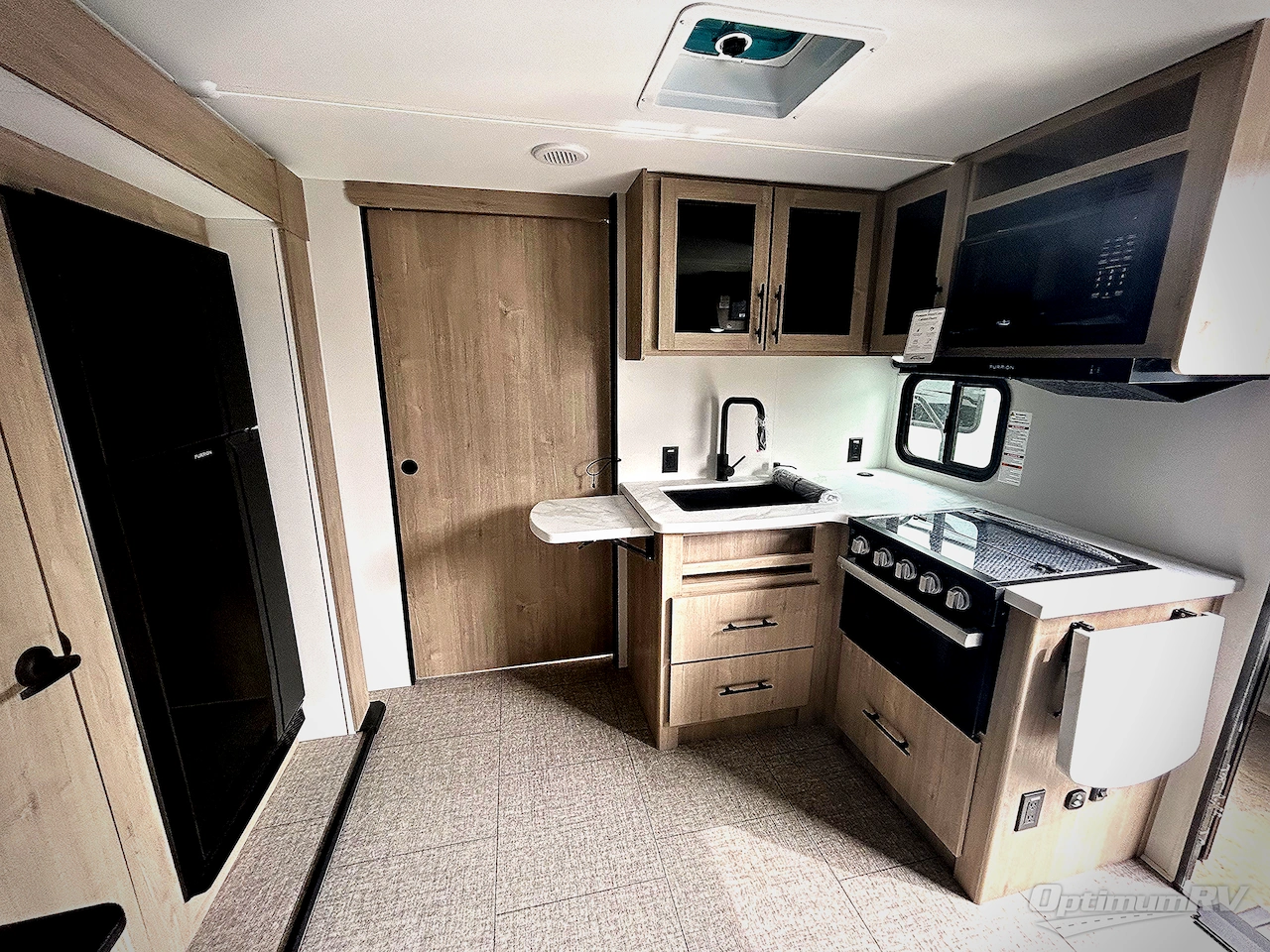 2025 Grand Design Imagine XLS 25DBE Photo 10