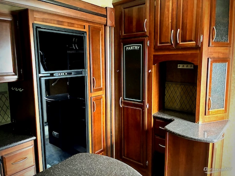 2014 Prime Time Crusader 325RES RV Photo 3