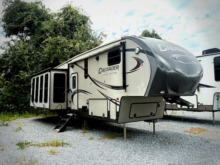 2014 Prime Time Crusader 325RES RV Photo 1