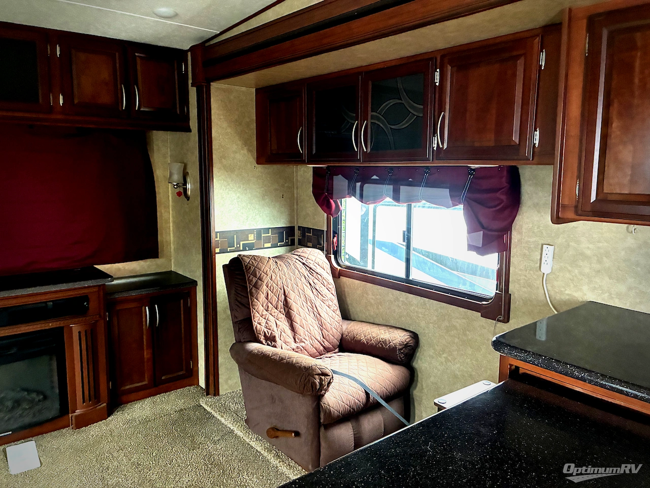 2014 Prime Time Crusader 325RES Photo 6