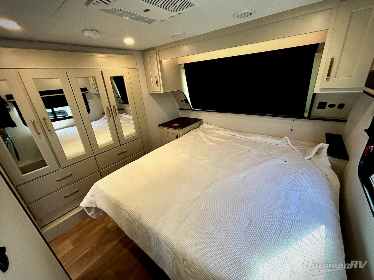 2026 Grand Design Influence 3804DS Photo 17