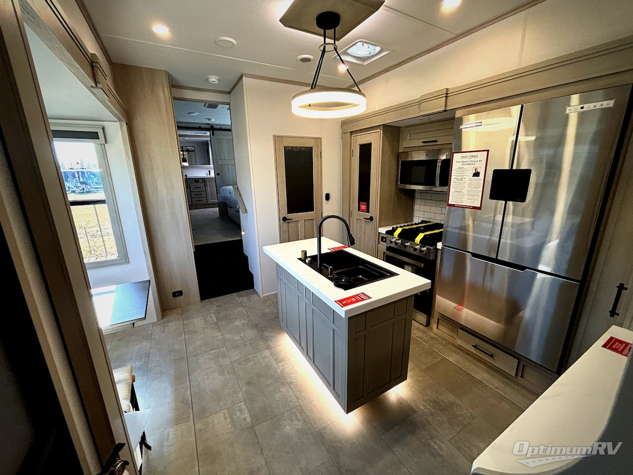 2026 Grand Design Solitude 380FL Photo 4