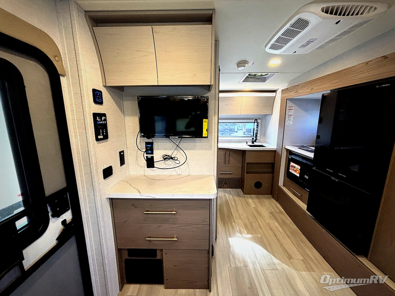 2026 Grand Design Serenova 150HL Photo 11
