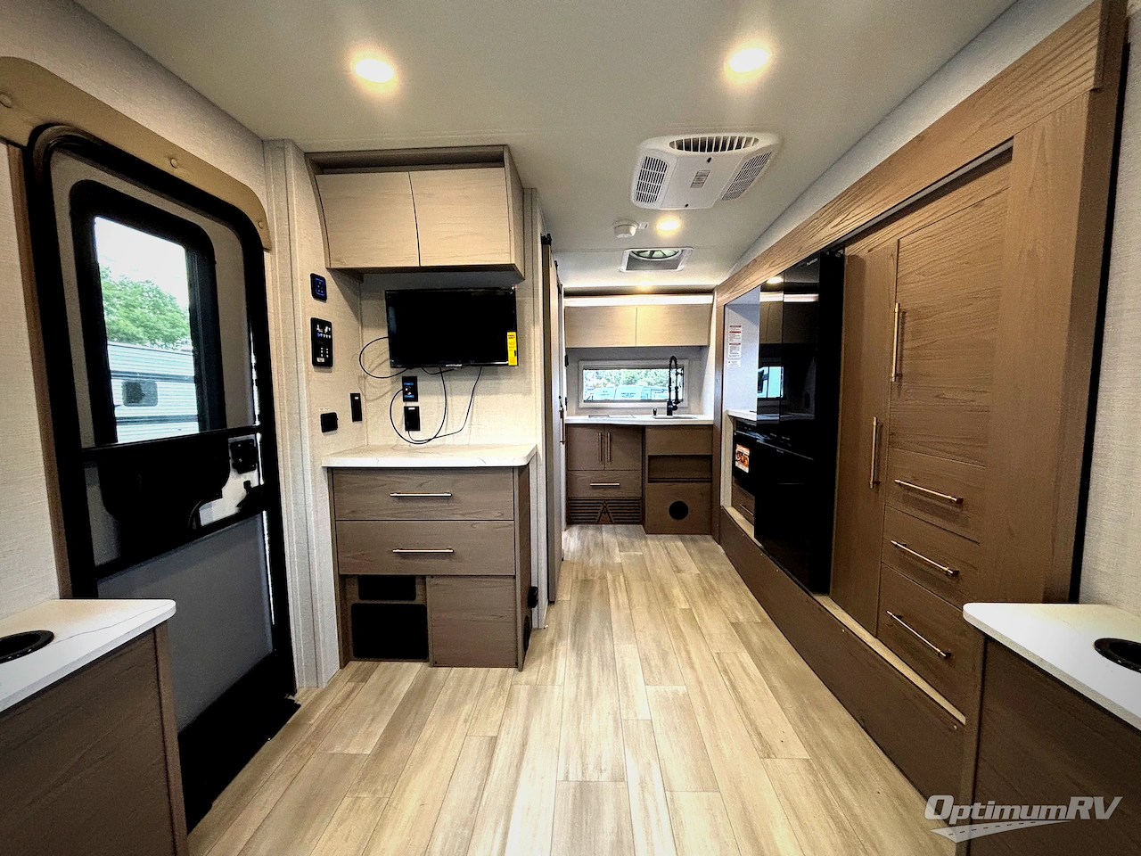 2026 Grand Design Serenova 150HL Photo 6