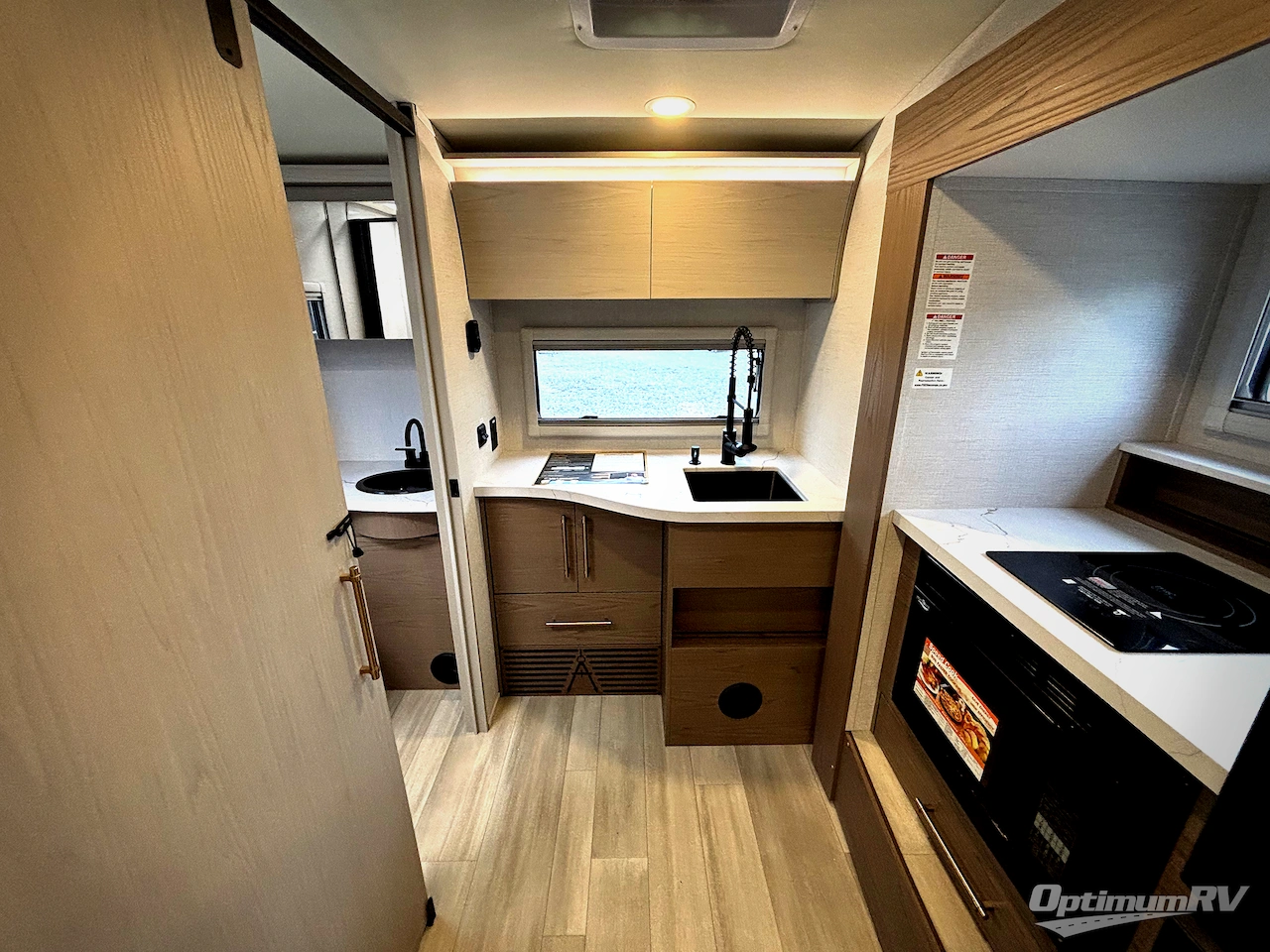 2026 Grand Design Serenova 150HL Photo 7