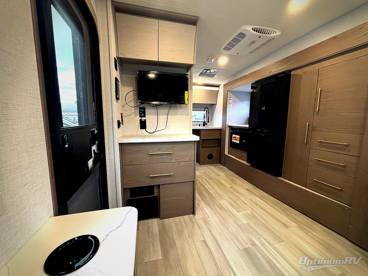2026 Grand Design Serenova 150HL Photo 13