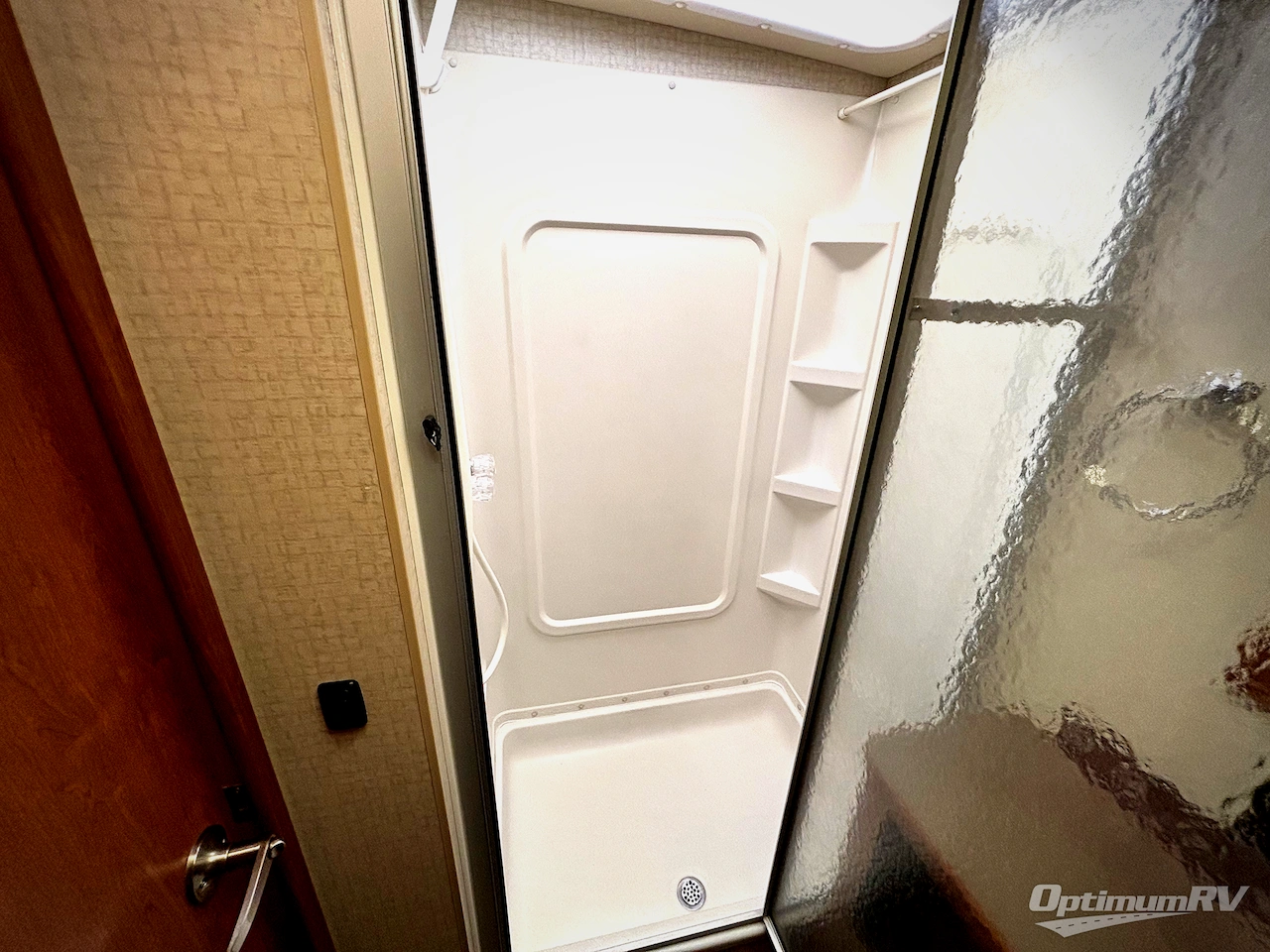 2017 Winnebago Sunstar 29VE Photo 14