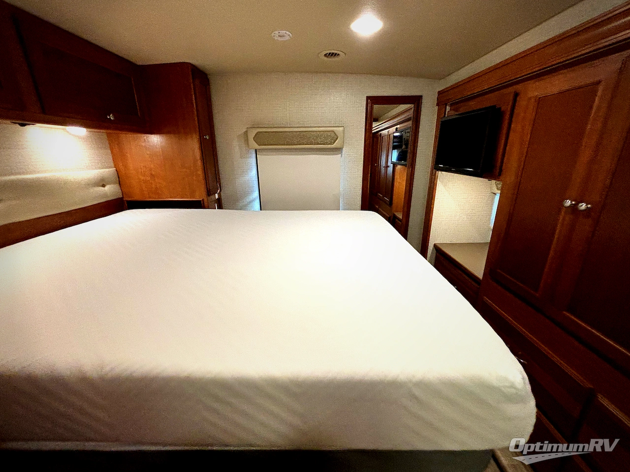 2017 Winnebago Sunstar 29VE Photo 15
