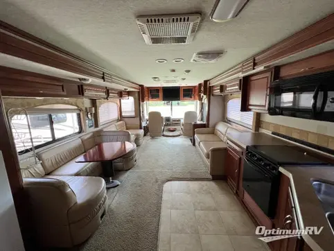 2008 Fleetwood Bounder 38P RV Photo 2