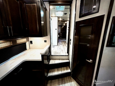 2022 Dutchmen Yukon 400RL RV Photo 2