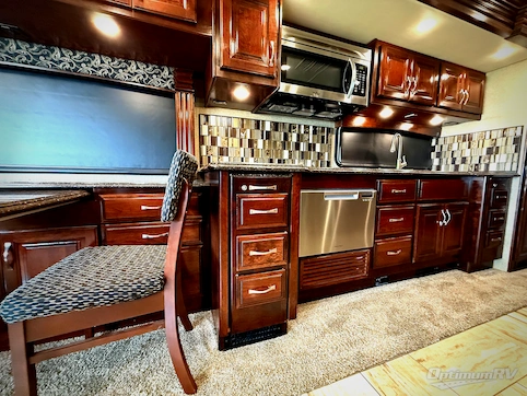 2018 Fleetwood Discovery 39F RV Photo 3