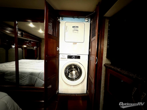 2018 Fleetwood Discovery 39F RV Photo 4