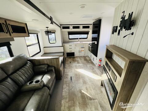 2025 Palomino Puma 26FKDS RV Photo 2