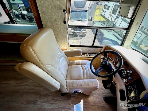 2000 Safari Sahara 3006 RV Photo 2