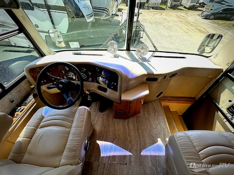 2000 Safari Sahara 3006 RV Photo 3