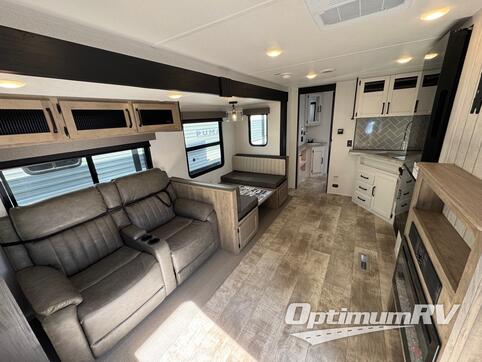 2025 Palomino Puma 337BH RV Photo 2