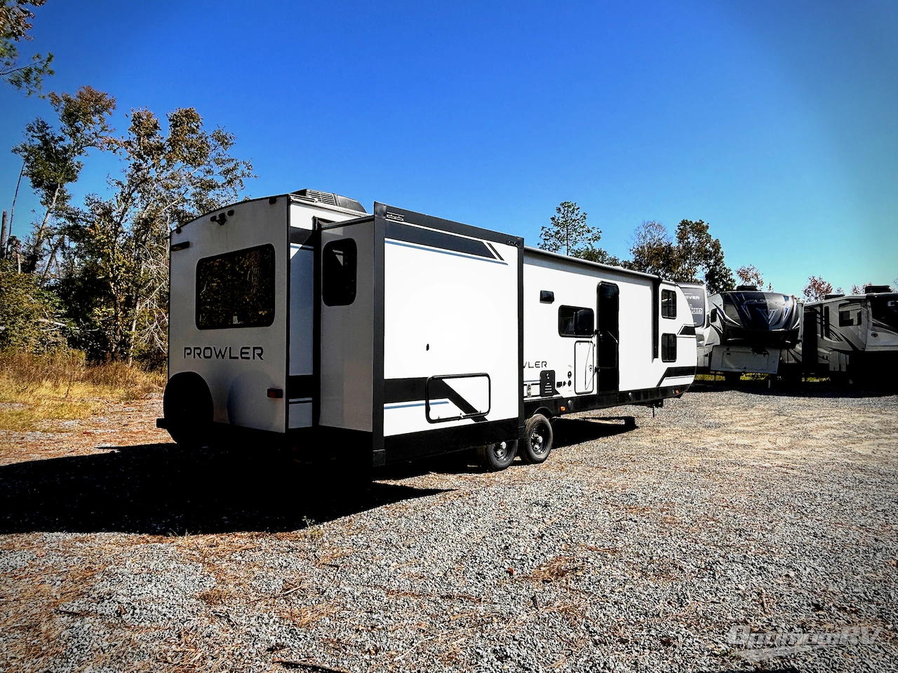 2025 Heartland Prowler 3212BH Photo 2