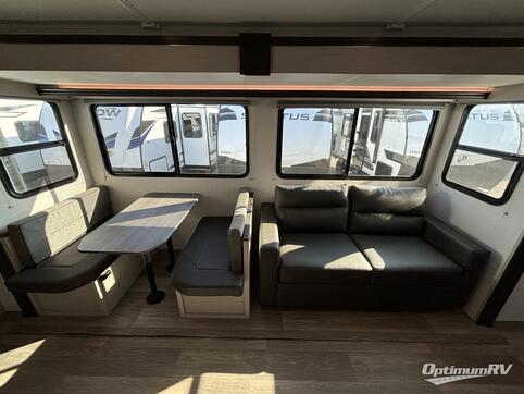2025 Cruiser Shadow Cruiser 330BHS RV Photo 2