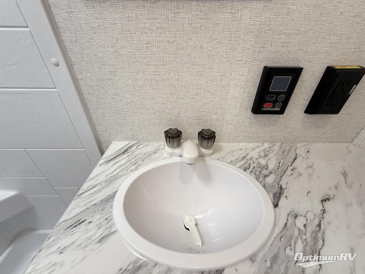 2025 Keystone Springdale Classic 200RLC Photo 10