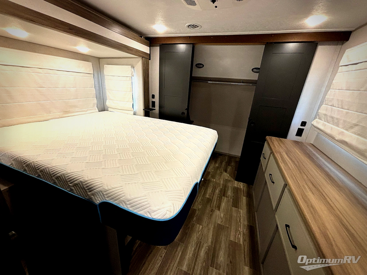 2024 Forest River Vibe 34XL Photo 8