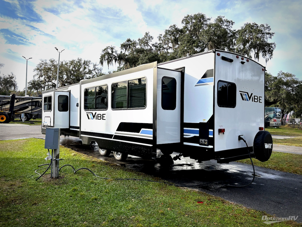 2024 Forest River Vibe 34XL Photo 3