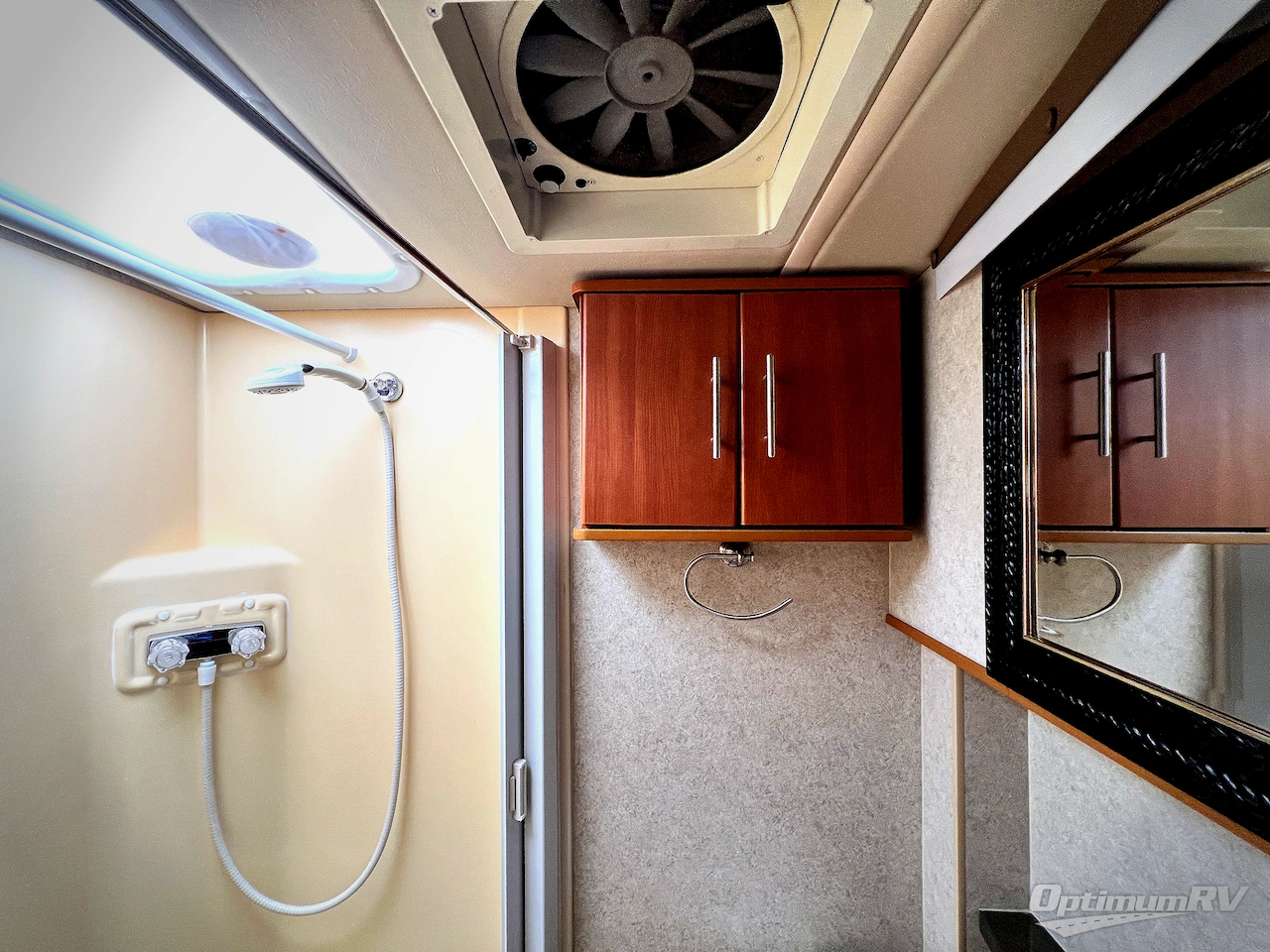 2010 Winnebago Via 25T Photo 17