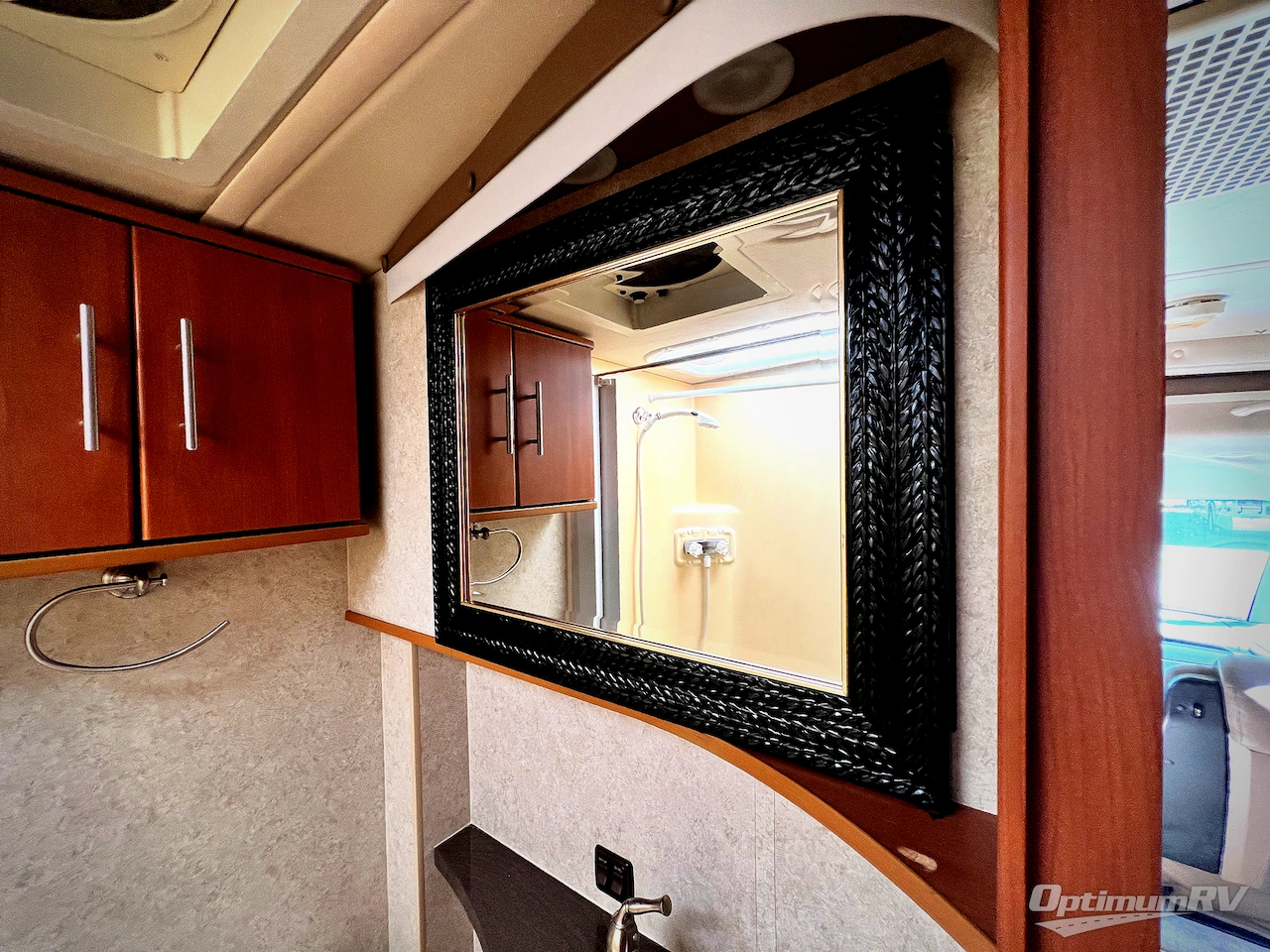 2010 Winnebago Via 25T Photo 19