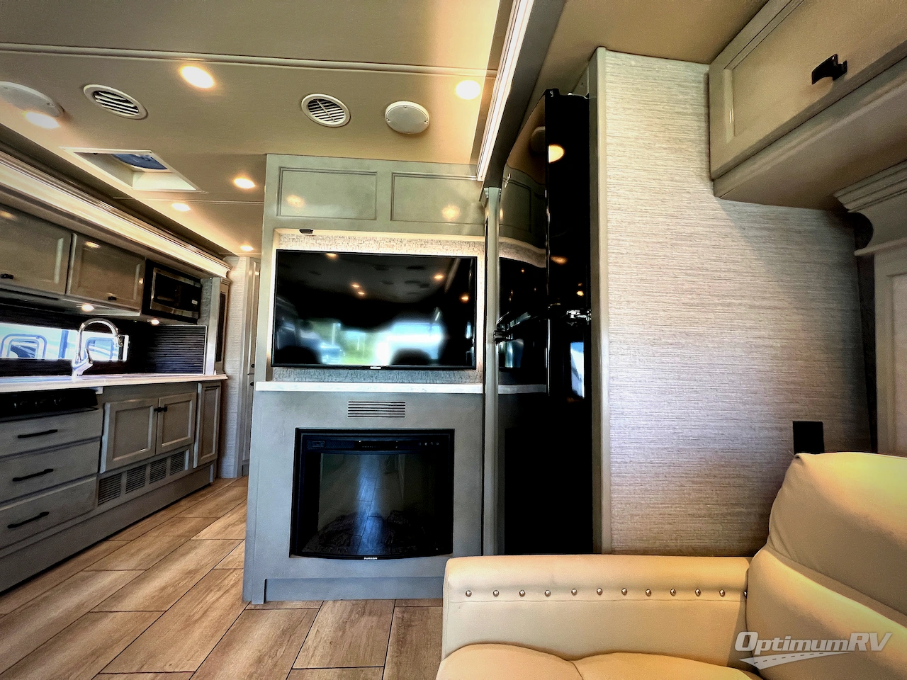 2020 Tiffin Allegro Breeze 33 BR Photo 9