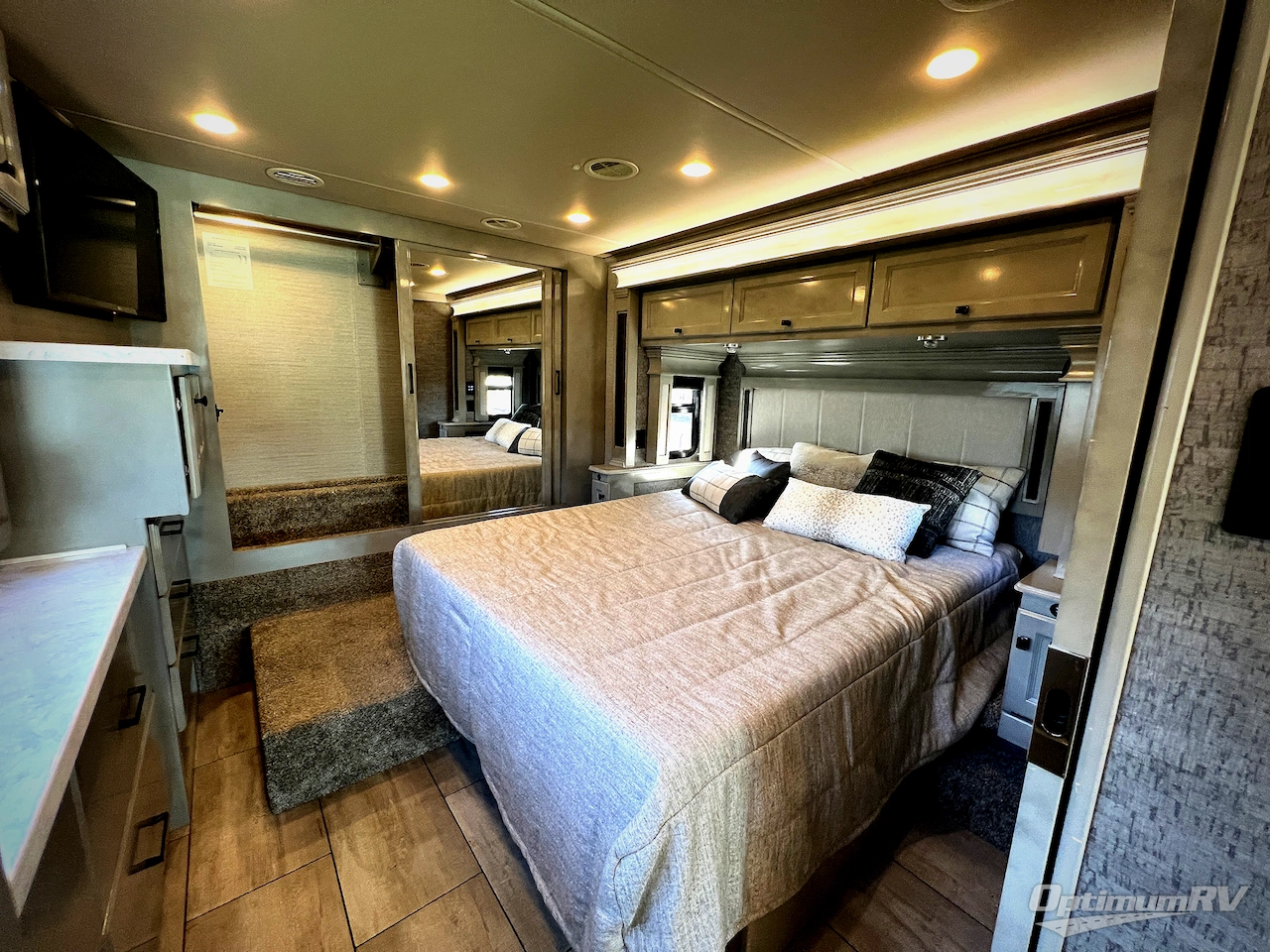 2020 Tiffin Allegro Breeze 33 BR Photo 16
