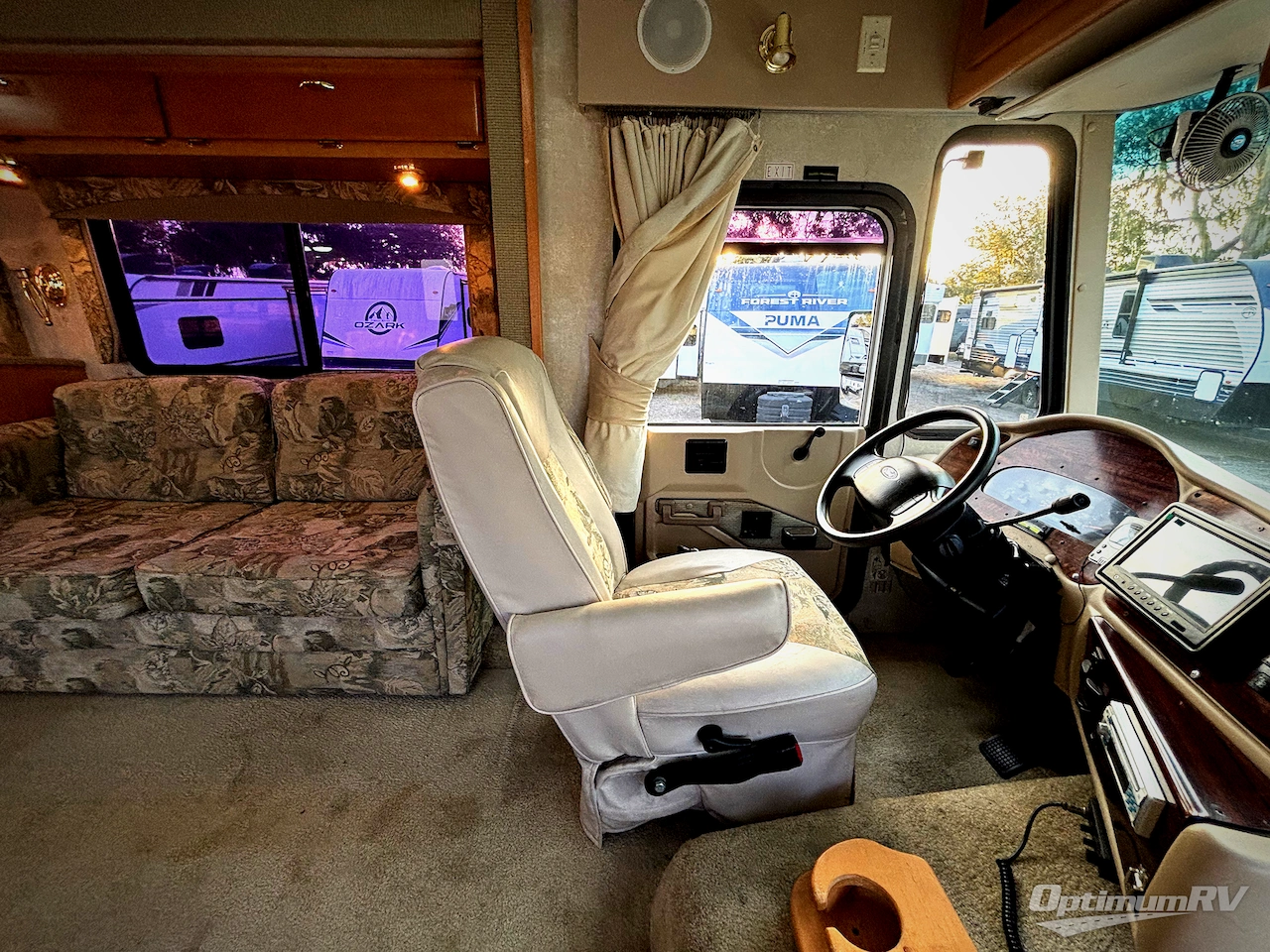 2004 Forest River Georgetown 346DS Photo 9