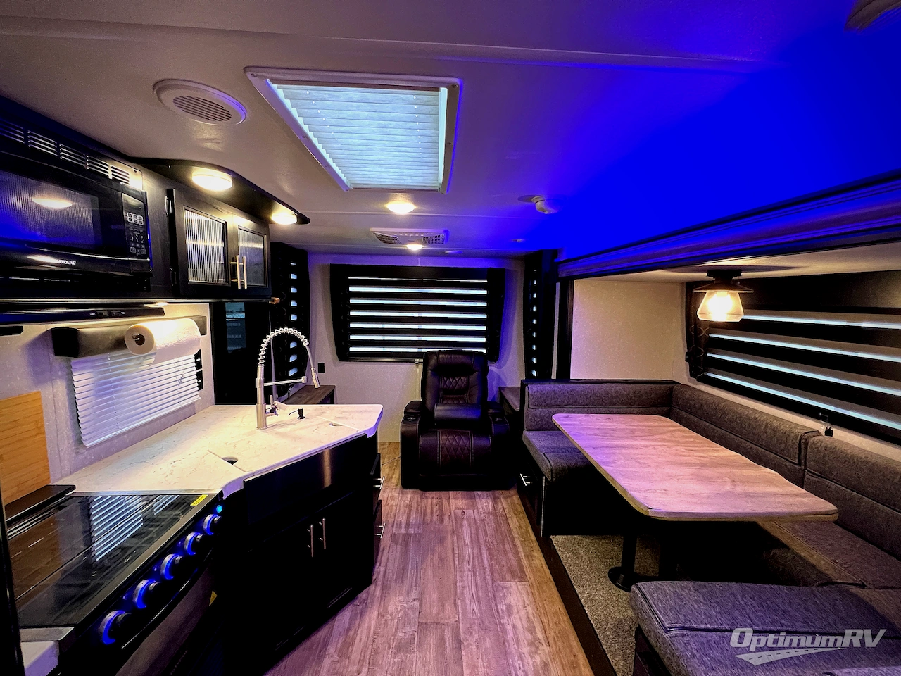 2021 Forest River Cherokee Grey Wolf 23MK Photo 4