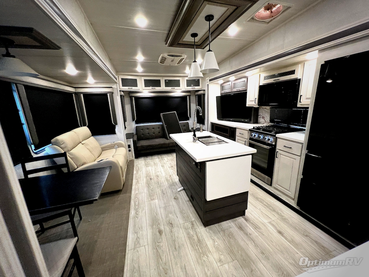 2023 East To West Ahara 325RL Photo 5