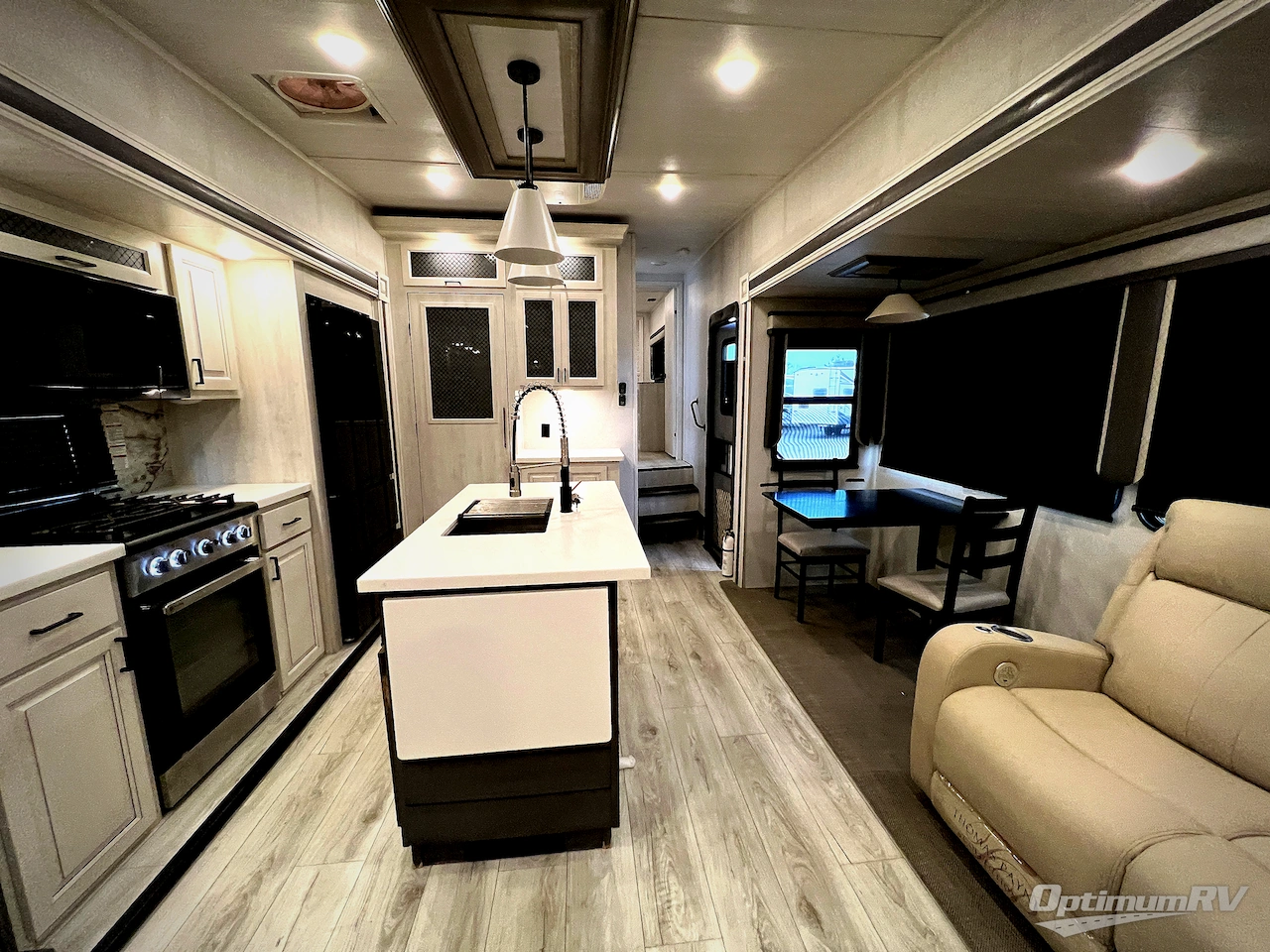 2023 East To West Ahara 325RL Photo 4