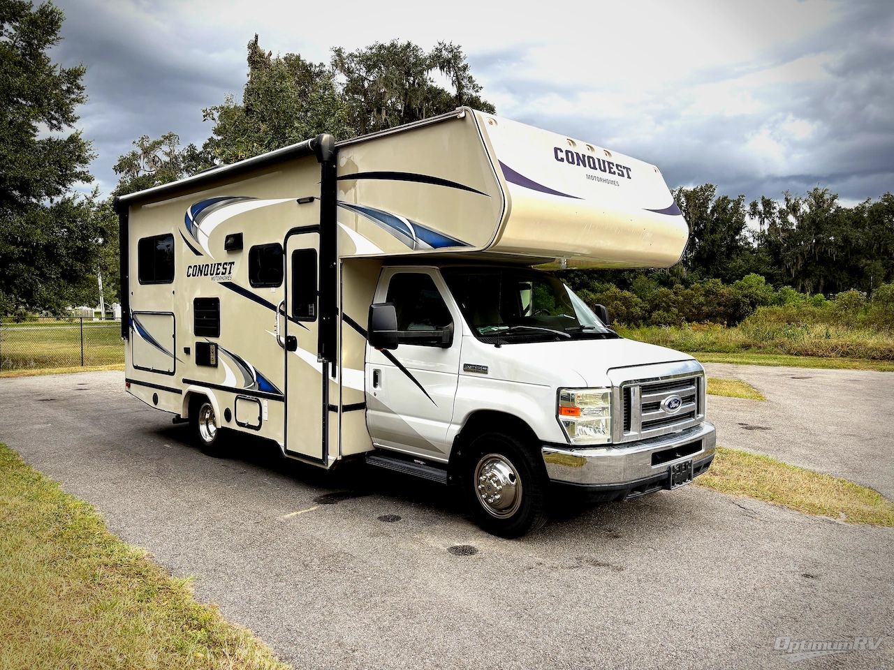 2017 Gulf Stream Conquest Class C 6237 Photo 1