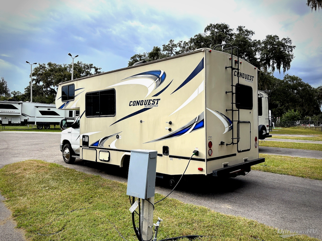 2017 Gulf Stream Conquest Class C 6237 Photo 3