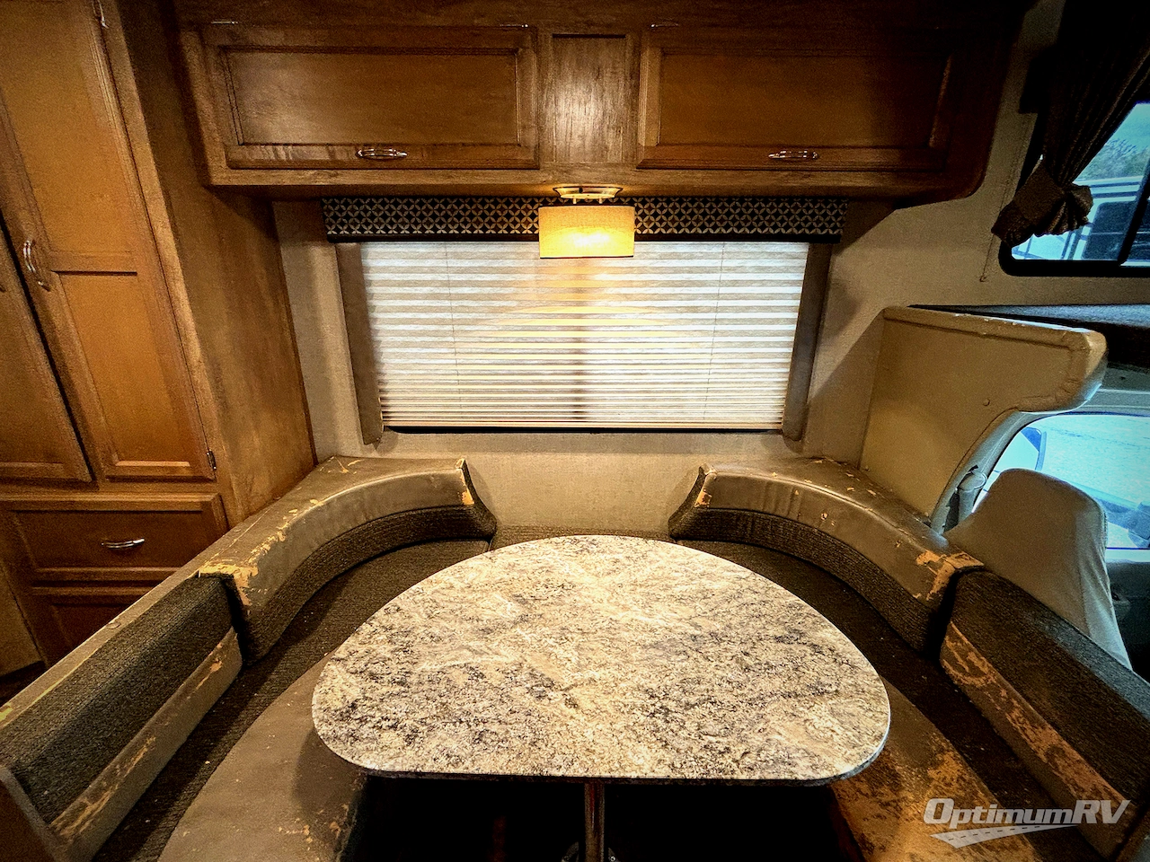 2017 Gulf Stream Conquest Class C 6237 Photo 11