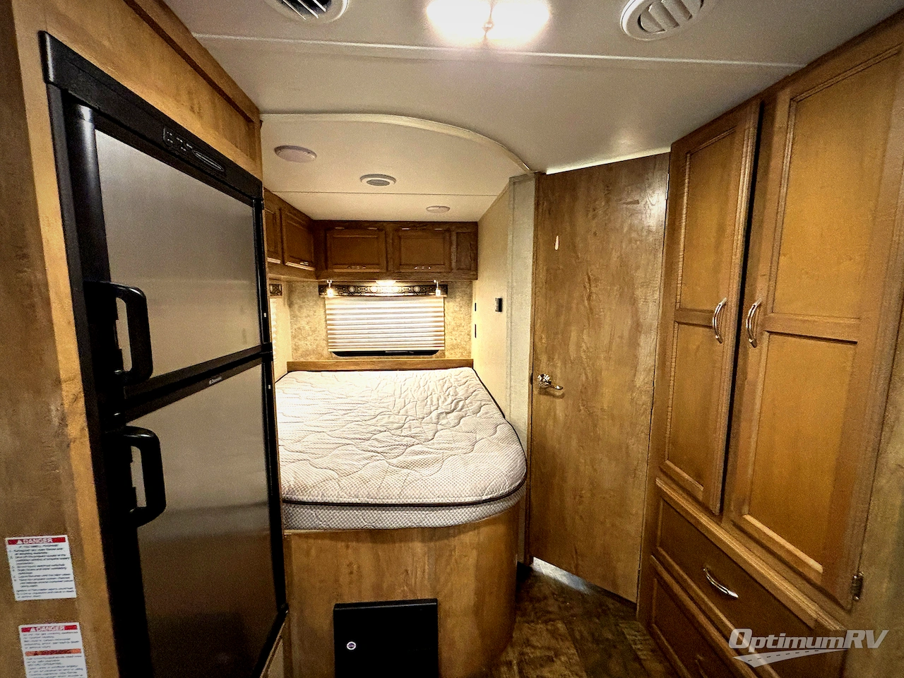 2017 Gulf Stream Conquest Class C 6237 Photo 13