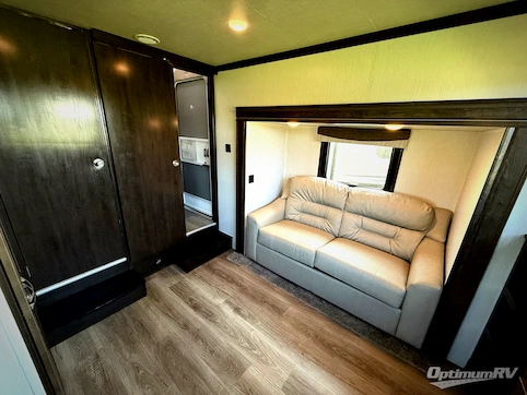 2021 Forest River Cedar Creek Silverback 35LFT RV Photo 3