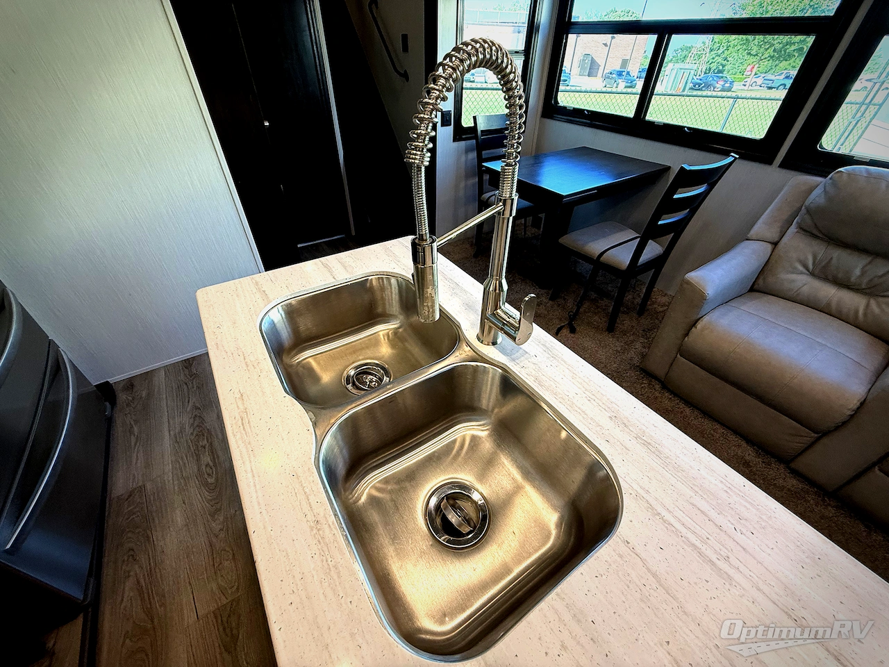 2021 Forest River Cedar Creek Silverback 35LFT Photo 8