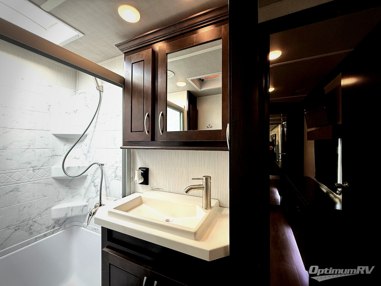 2021 Forest River Cedar Creek Silverback 35LFT Photo 16