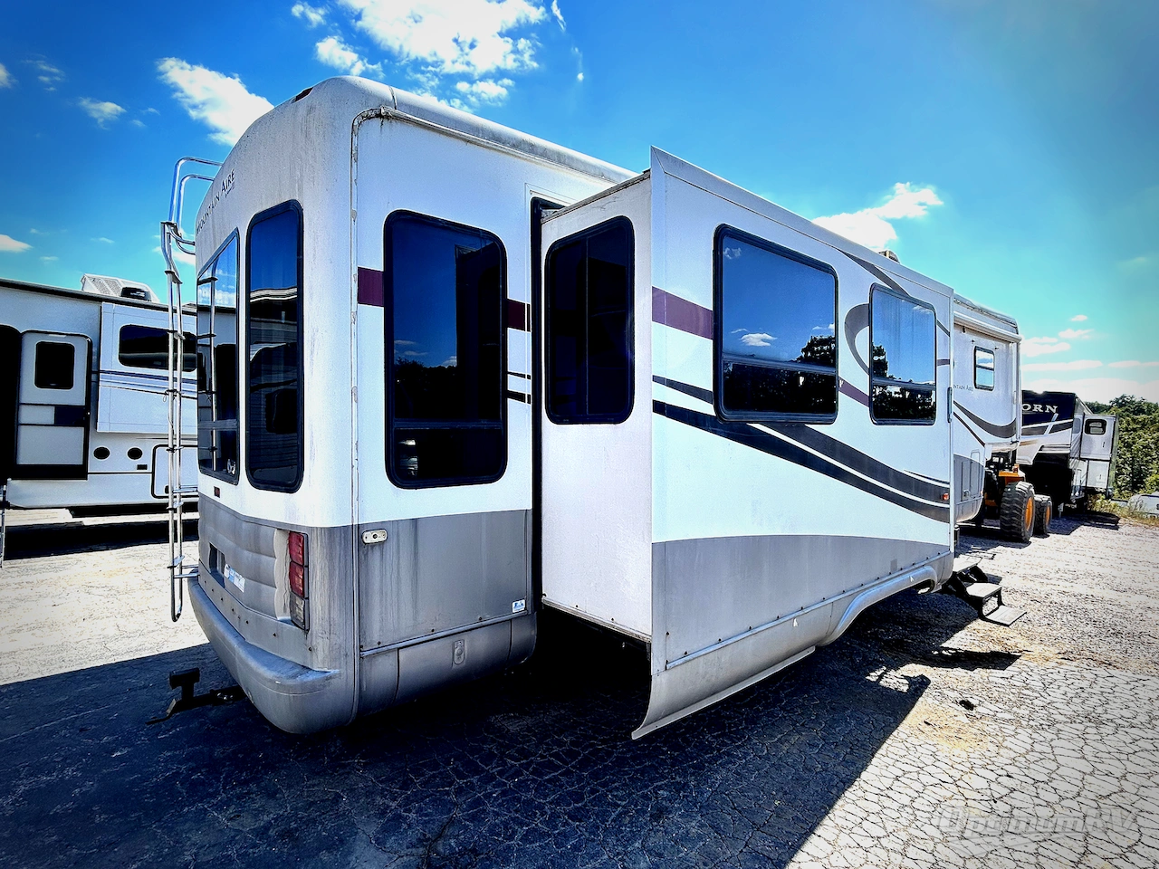 2005 Newmar Mountain Aire 36BSKS Photo 3