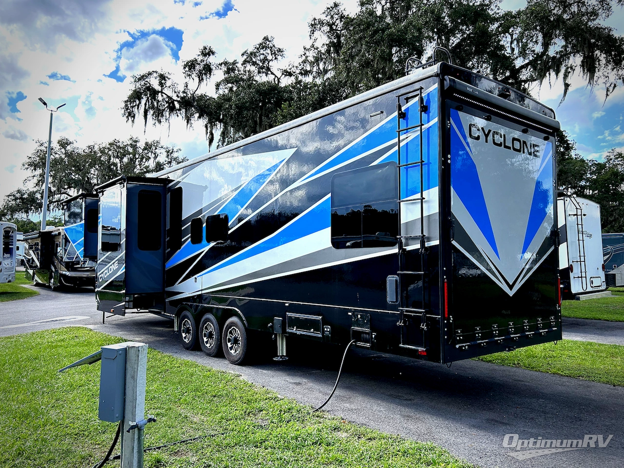 2024 Heartland Cyclone 4006 Photo 3