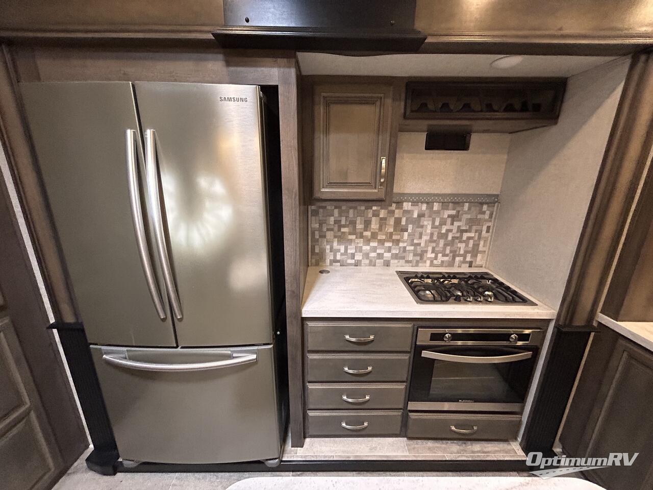 2018 Keystone Montana 3731FL Photo 12