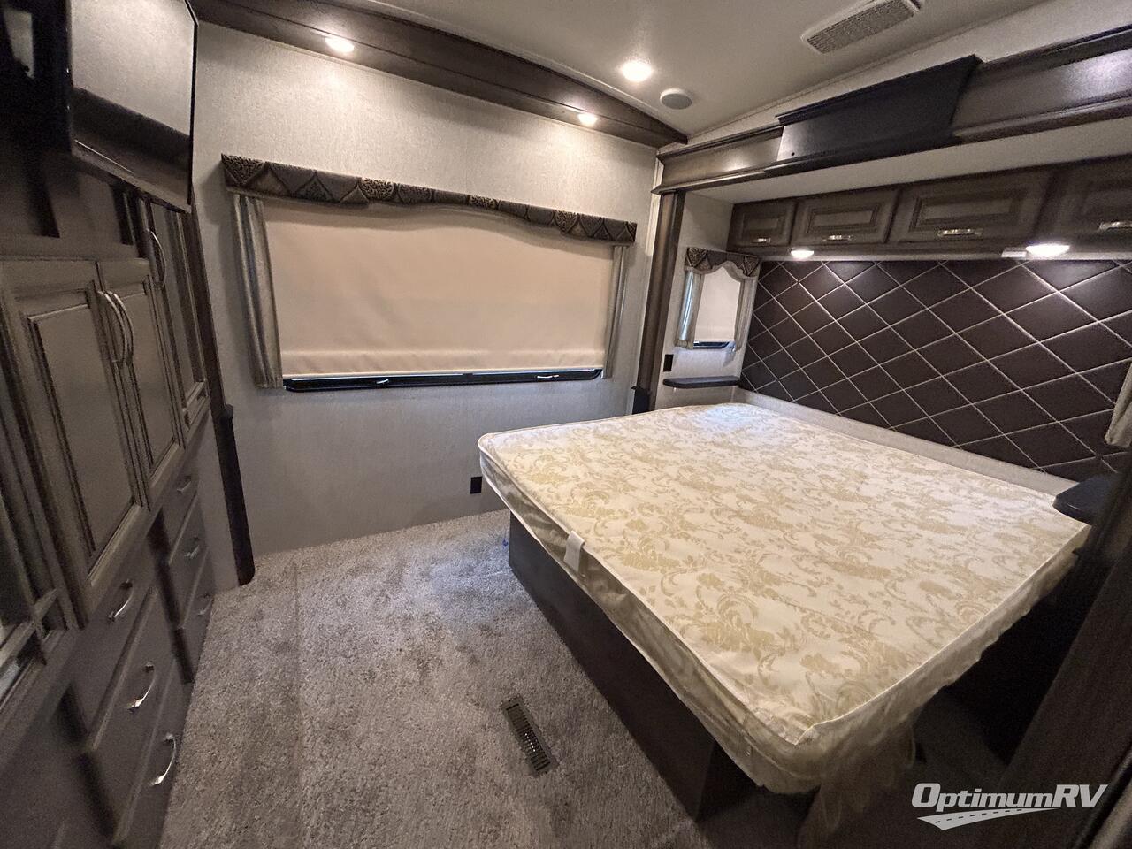 2018 Keystone Montana 3731FL Photo 15