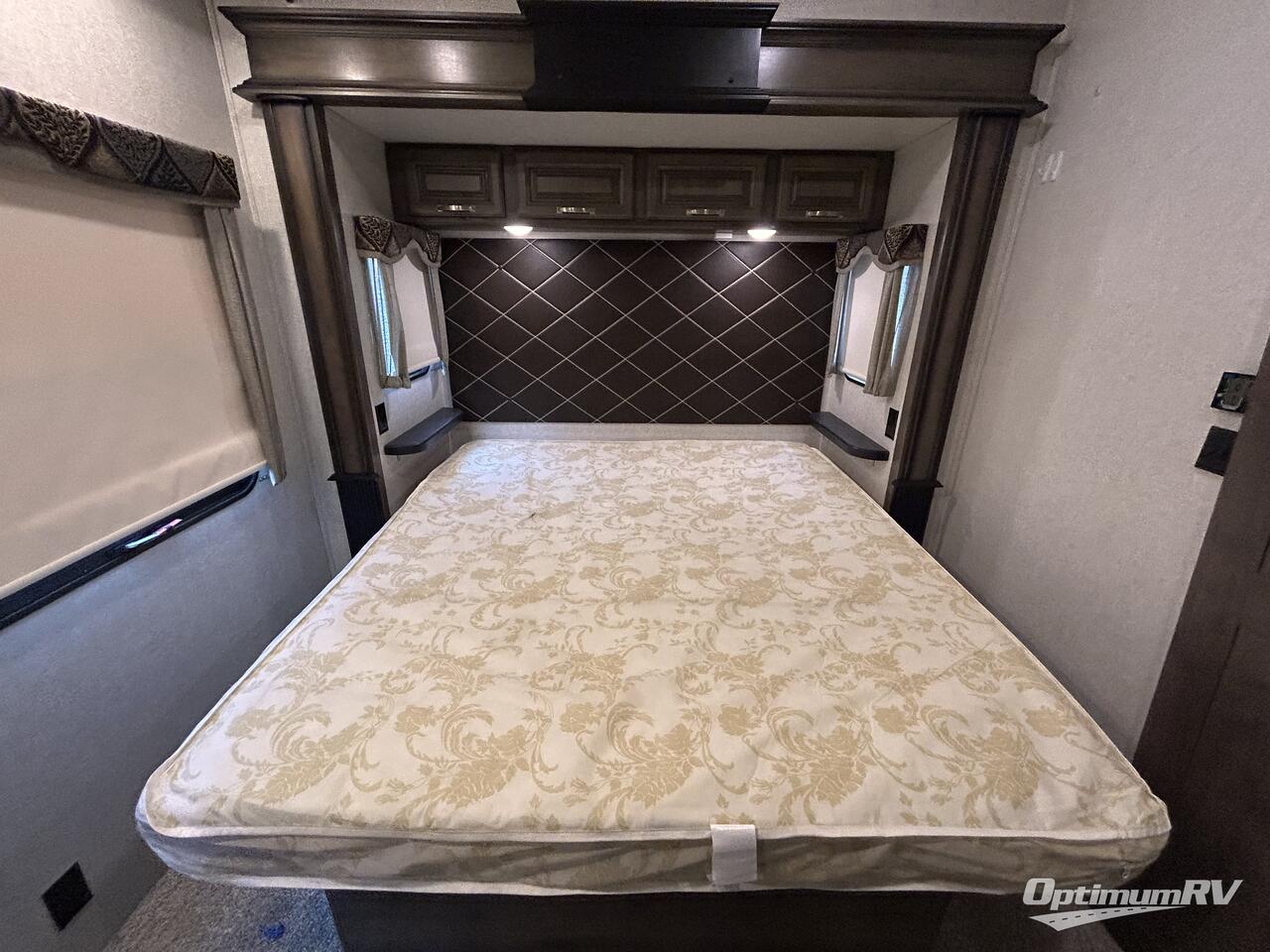 2018 Keystone Montana 3731FL Photo 16