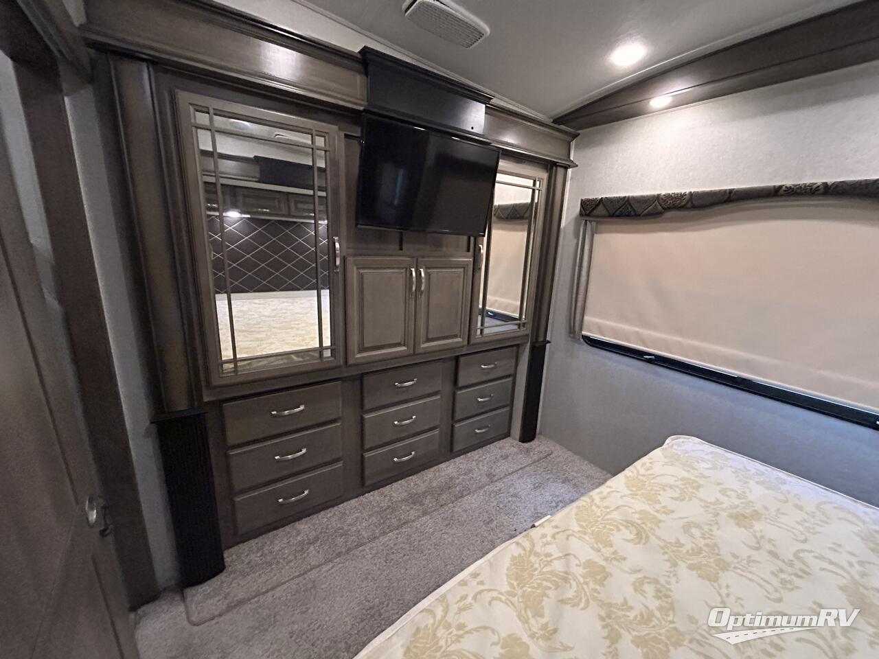 2018 Keystone Montana 3731FL Photo 17