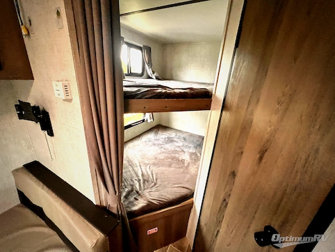 2022 Gulf Stream Kingsport Super Lite 197BH RV Photo 4