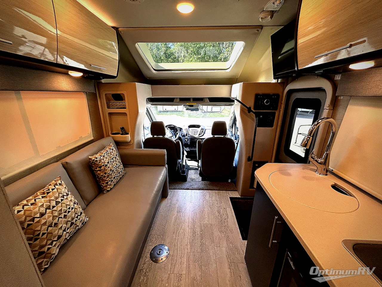 2017 Thor Compass 23TR Photo 5