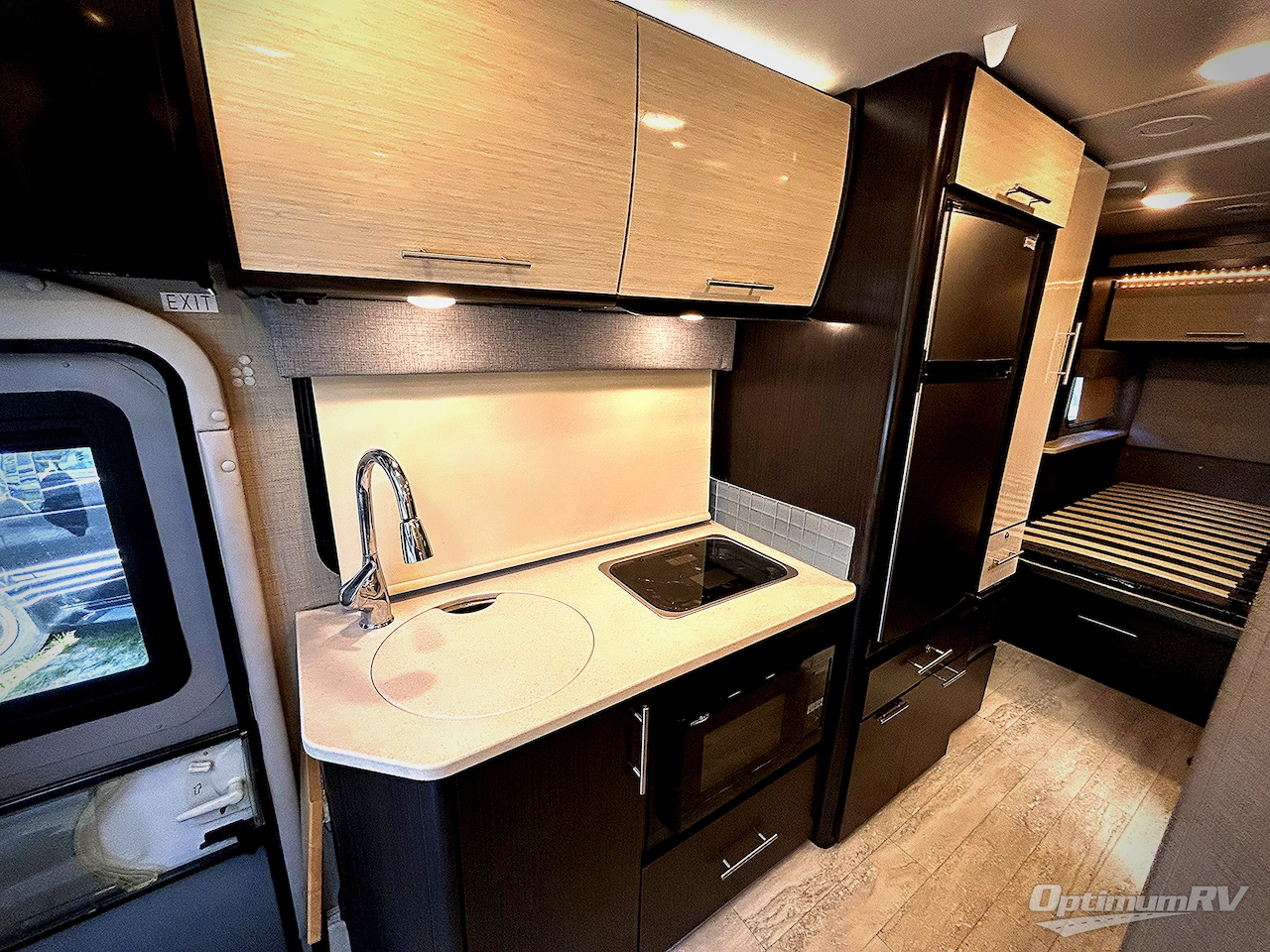 2017 Thor Compass 23TR Photo 6