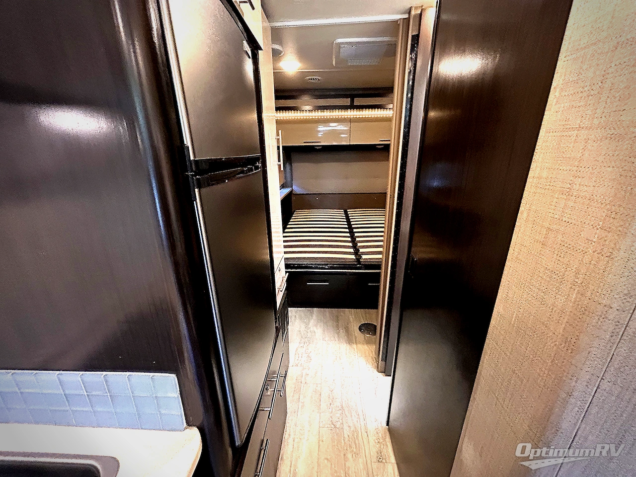 2017 Thor Compass 23TR Photo 11